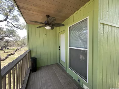 Exterior - 574 County Road 660, Devine, TX 78016 photo 20 of 25
