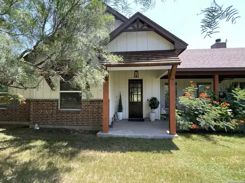 Exterior - 574 County Road 660, Devine, TX 78016 photo 3 of 25