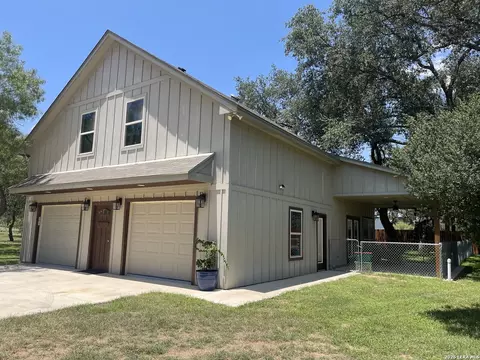 Exterior - 574 County Road 660, Devine, TX 78016 photo 14 of 25