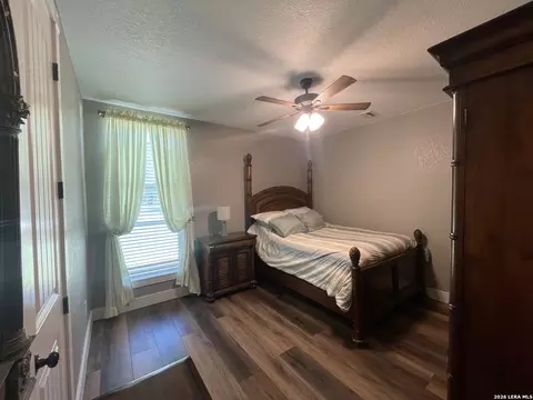Bedroom - 574 County Road 660, Devine, TX 78016 photo 8 of 18
