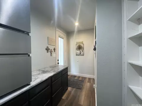 Entry Way - 574 County Road 660, Devine, TX 78016 photo 1 of 4