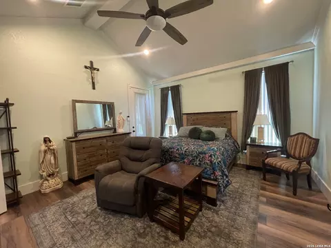 Bedroom - 574 County Road 660, Devine, TX 78016 photo 3 of 18