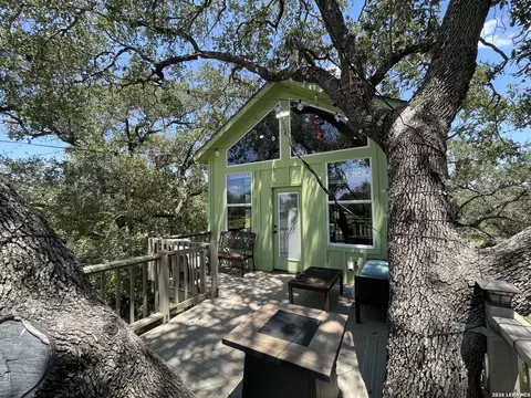 Exterior - 574 County Road 660, Devine, TX 78016 photo 22 of 25