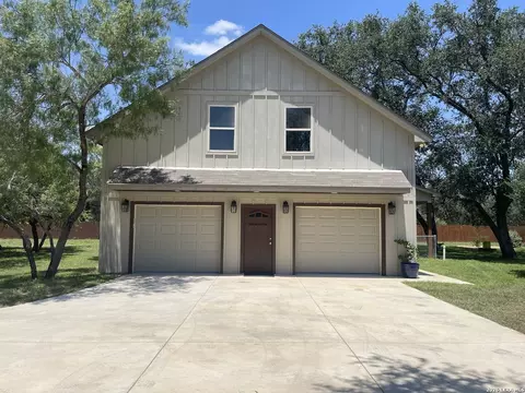 Exterior - 574 County Road 660, Devine, TX 78016 photo 13 of 25