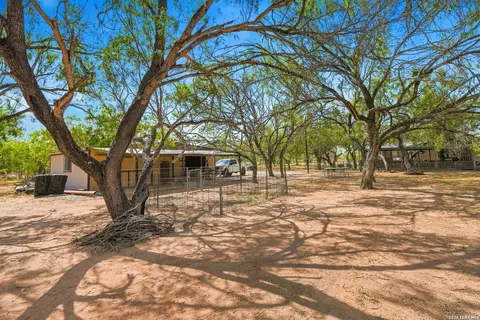 58 Covey Dr, Lytle, TX 78052 photo 35