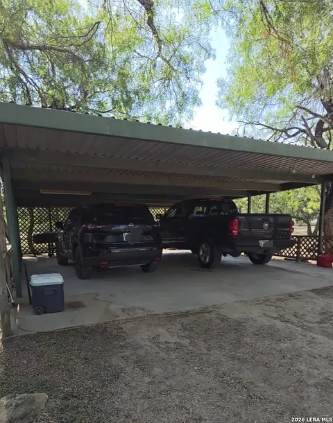 58 Covey Dr, Lytle, TX 78052 photo 4