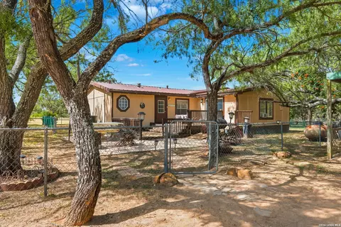 58 Covey Dr, Lytle, TX 78052 photo 29