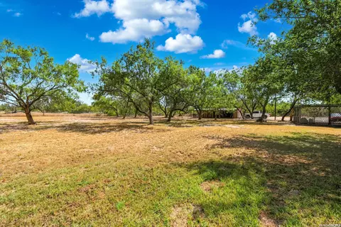 58 Covey Dr, Lytle, TX 78052 photo 41