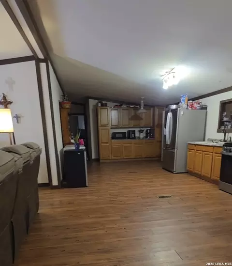 58 Covey Dr, Lytle, TX 78052 photo 3