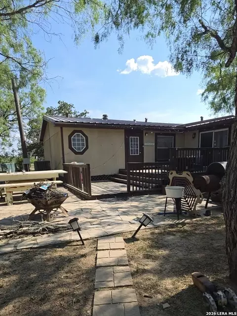 58 Covey Dr, Lytle, TX 78052 photo 5