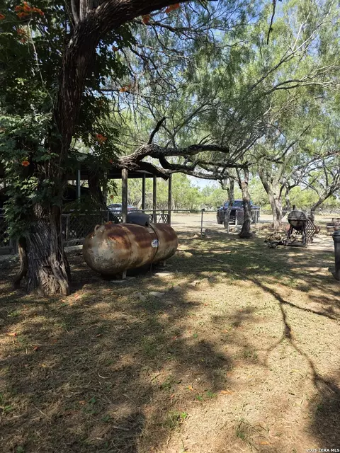 58 Covey Dr, Lytle, TX 78052 photo 9