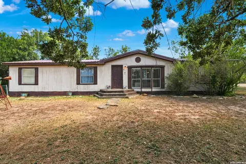 58 Covey Dr, Lytle, TX 78052 photo 3