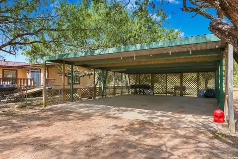 58 Covey Dr, Lytle, TX 78052 photo 30