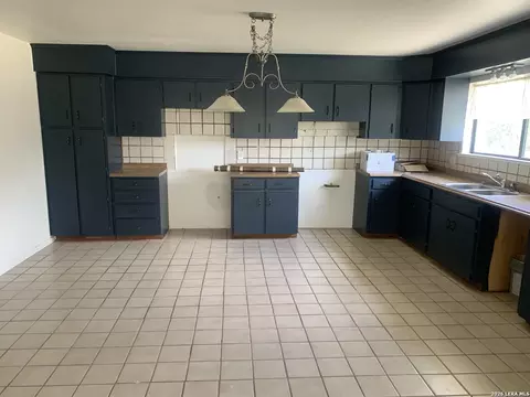 Kitchen - 508 Crouch Ave, Devine, TX 78016 photo 1 of 2