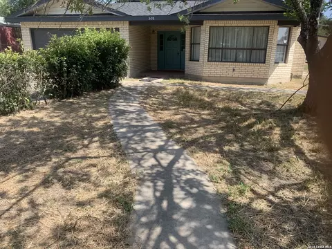 Exterior - 508 Crouch Ave, Devine, TX 78016 photo 12 of 12