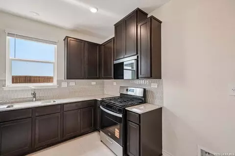 Kitchen - 10018 Jagger Ave, Converse, TX 78109 photo 3 of 4