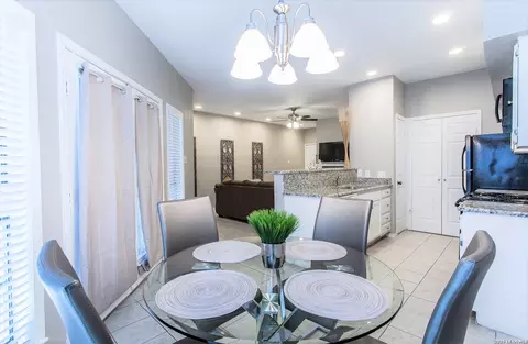 8633 Datapoint Dr #253, San Antonio, TX 78229