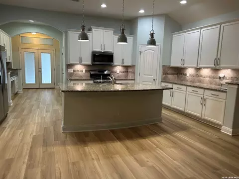 1225 Legacy Dr, New Braunfels, TX 78130