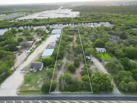 1861 Grosenbacher Rd, San Antonio, TX 78245
