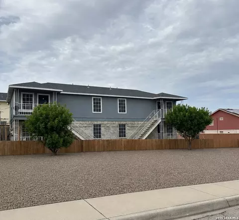 Exterior - 2811 Siwel St, Eagle Pass, TX 78852 photo 2 of 3