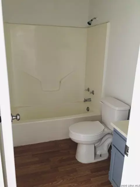 Bath - 2811 Siwel St, Eagle Pass, TX 78852 photo 3 of 3