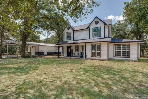 200 Oak Hollow Dr, La Vernia, TX 78121