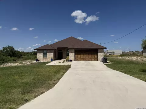 431 La Vista Dr, Del Rio, TX 78840