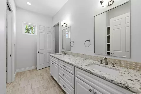 Bath - 103 William Tobin, Blanco, TX 78606 photo 1 of 8