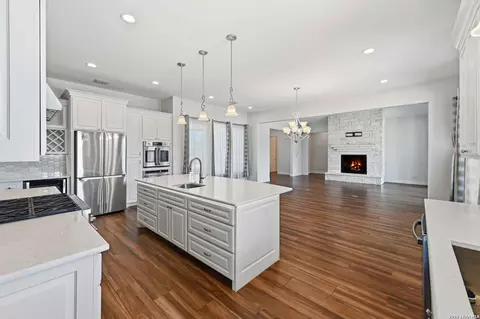 Kitchen - 103 William Tobin, Blanco, TX 78606 photo 6 of 8