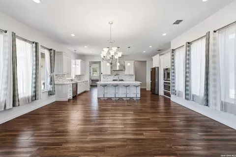 Living - 103 William Tobin, Blanco, TX 78606 photo 5 of 8
