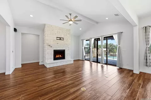 Living - 103 William Tobin, Blanco, TX 78606 photo 2 of 8