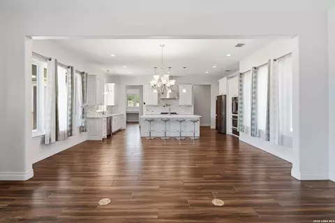 Living - 103 William Tobin, Blanco, TX 78606 photo 6 of 8