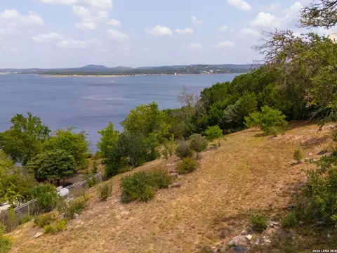 909 Janet Dr, Canyon Lake, TX 78133