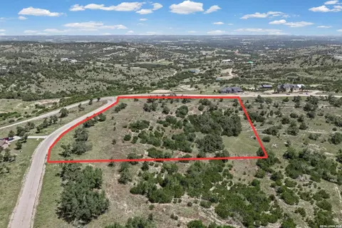 151 Falling Oak Dr, Blanco, TX 78606 photo 5