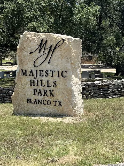 151 Falling Oak Dr, Blanco, TX 78606 photo 8