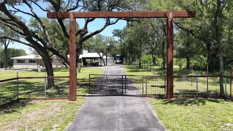 2694 Fm 2722, New Braunfels, TX 78132