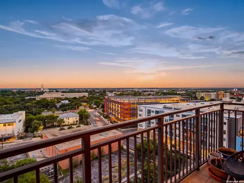230 Dwyer Ave #904, San Antonio, TX 78204