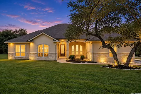 26807 Interstate 10 W #3, Boerne, TX 78006