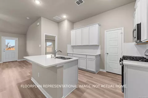 Entry Way - 13523 Playa Ave, San Antonio, TX 78222 photo 2 of 4