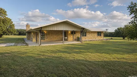 Exterior - 2307 Cr 359, Utopia, TX 78884 photo 2 of 3