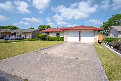 8951 Bowline, San Antonio, TX 78242