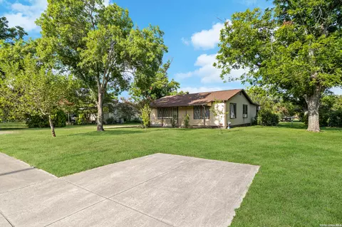2520 Jupe Dr, San Antonio, TX 78222