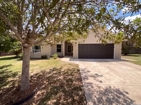 2106 Geneva St, Castroville, TX 78009