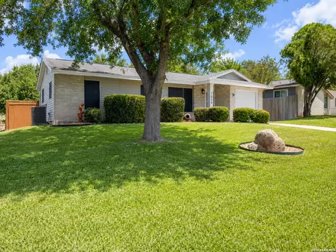 7426 Mountain Oak Trl, Live Oak, TX 78233