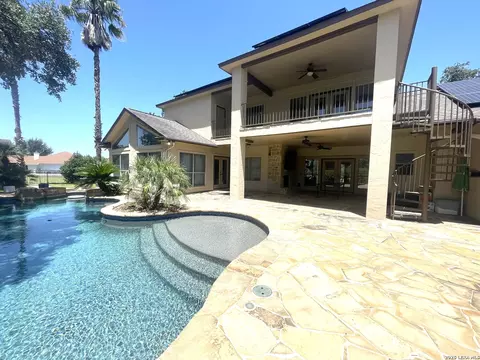 Exterior - 704 Jack Nicklaus, Devine, TX 78016 photo 6 of 15