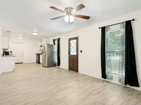 4802 Castle Guard, San Antonio, TX 78218