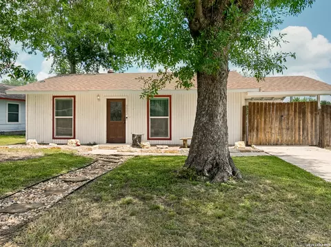 4802 Castle Guard, San Antonio, TX 78218