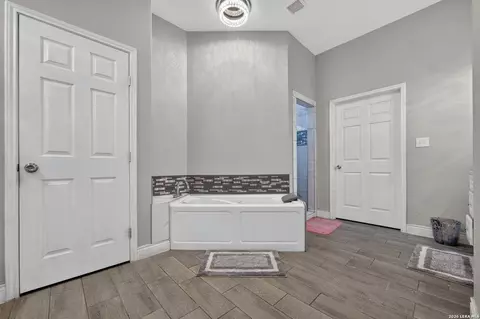Entry Way - 14315 Quesenberry Rd, Von Ormy, TX 78073 photo 4 of 4