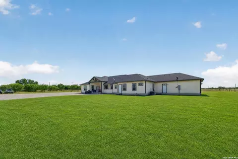 Exterior - 14315 Quesenberry Rd, Von Ormy, TX 78073 photo 7 of 9