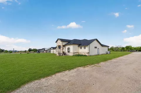 Exterior - 14315 Quesenberry Rd, Von Ormy, TX 78073 photo 3 of 9